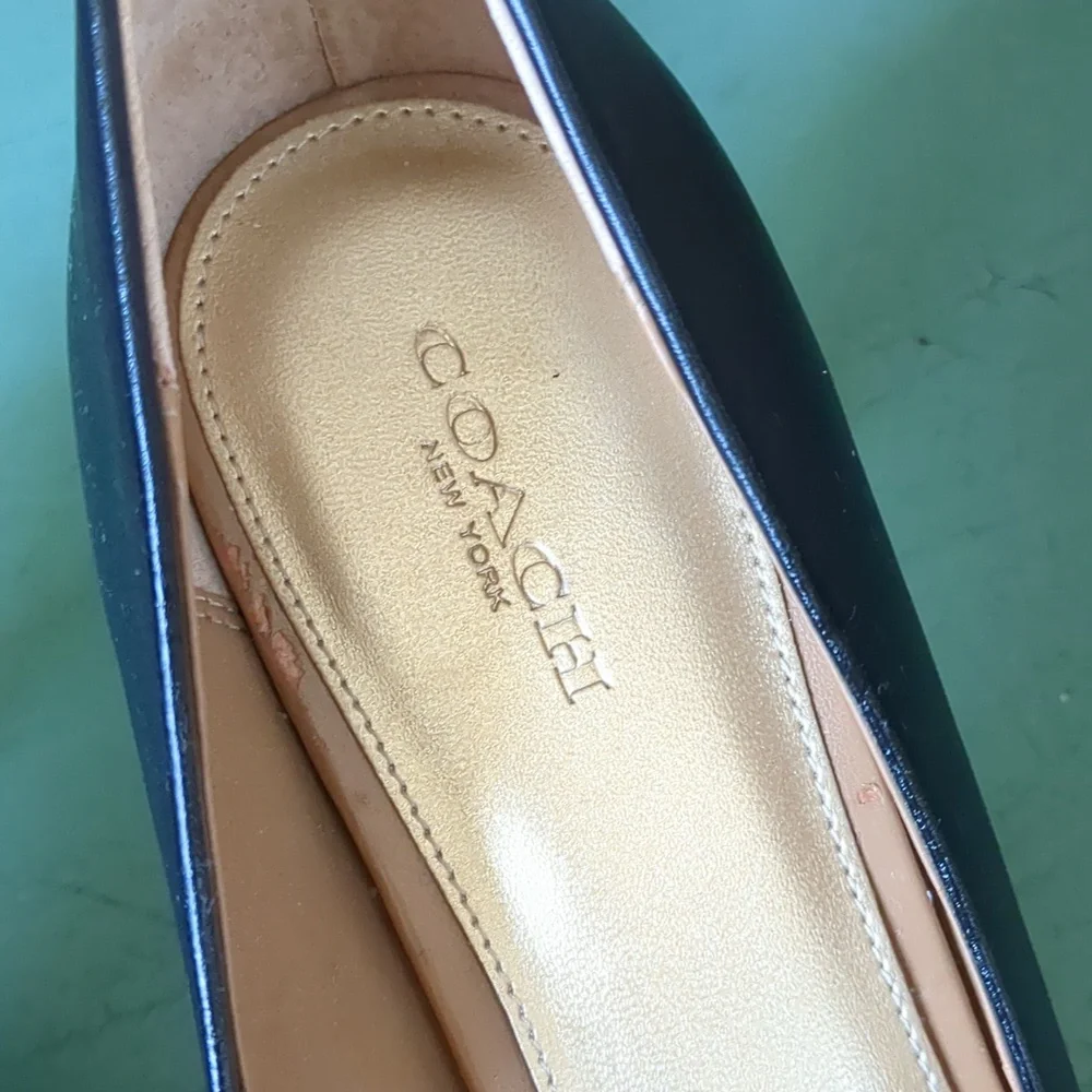 Coach Zan Two Tone Black/ Snake Skin heels Size 9 - Picture 10 of 16